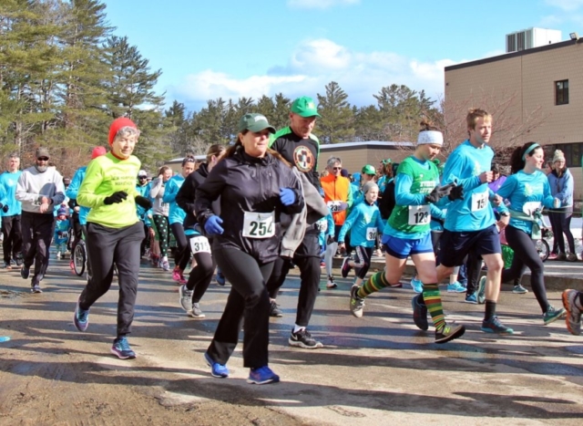 2019 Shamrock Shuffle 5K starting line Plymouth NH (10)