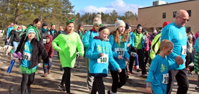 2019 Shamrock Shuffle 5K starting line Plymouth NH (17)